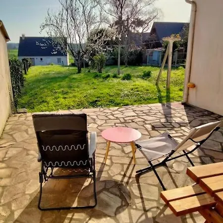 Holiday home Maison Manta Courtils